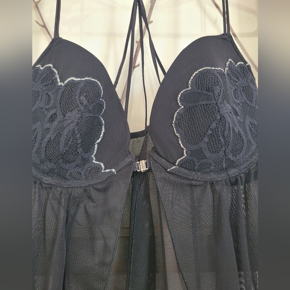 Elegant Black Lace Babydoll Lingerie - Large - Picture 2 of 7